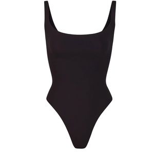 Skims Medium FITS EVERYBODY SQUARE NECK BODYSUIT Onyx Black NWT